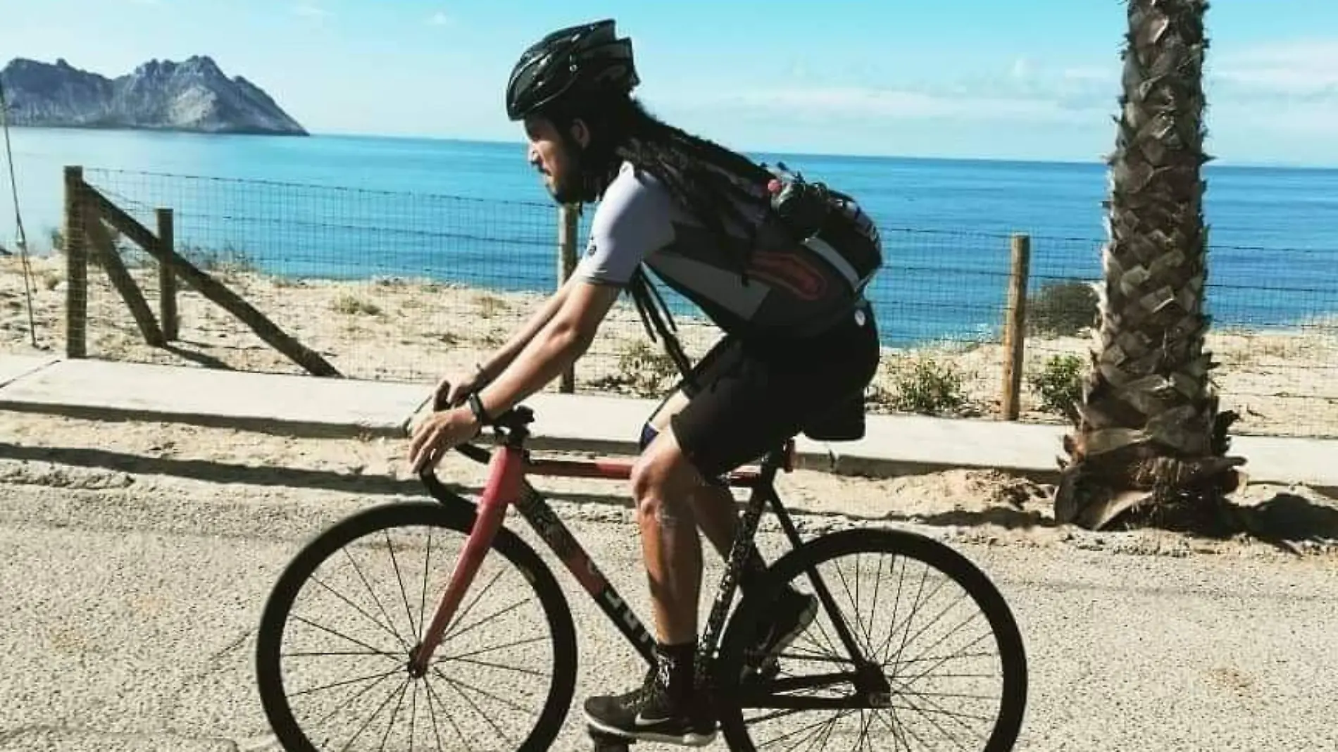 Bicicleta     (Cortesía Ni le das, prro. Carreras sprint)